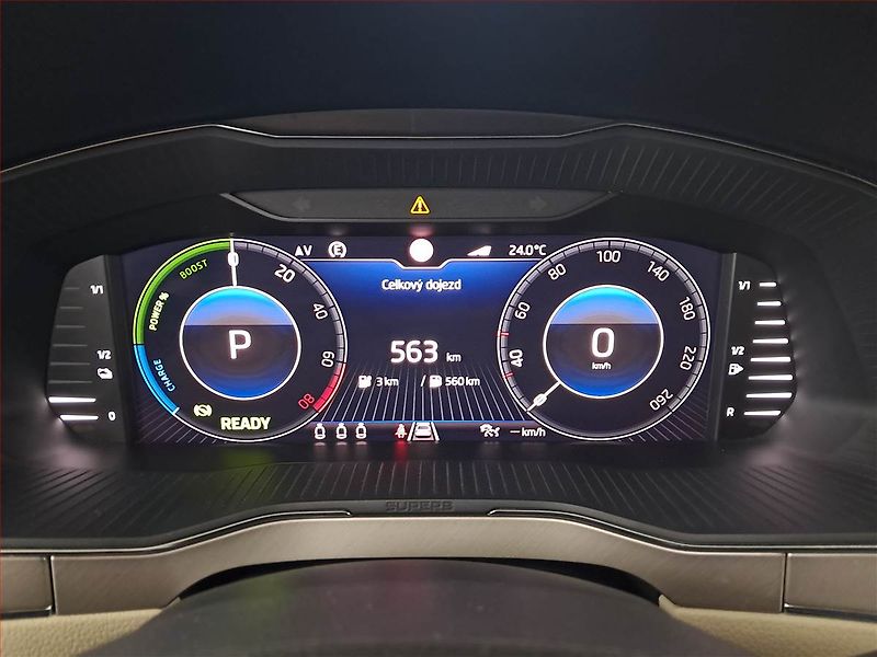 Škoda Superb (2020) Laurin&Klement iV 1.4 TSI PHEV - fotka 11 z 20