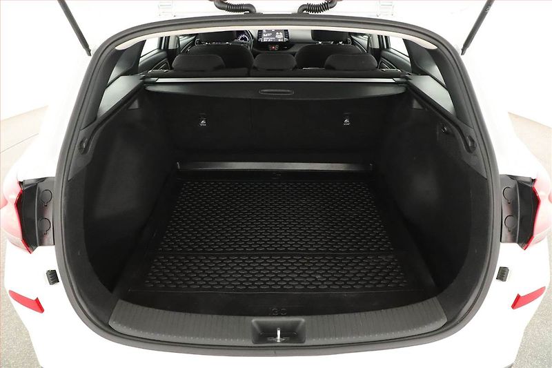 Hyundai i30 (2021) 1.5 DPI, Serv.kniha - fotka 11 z 18