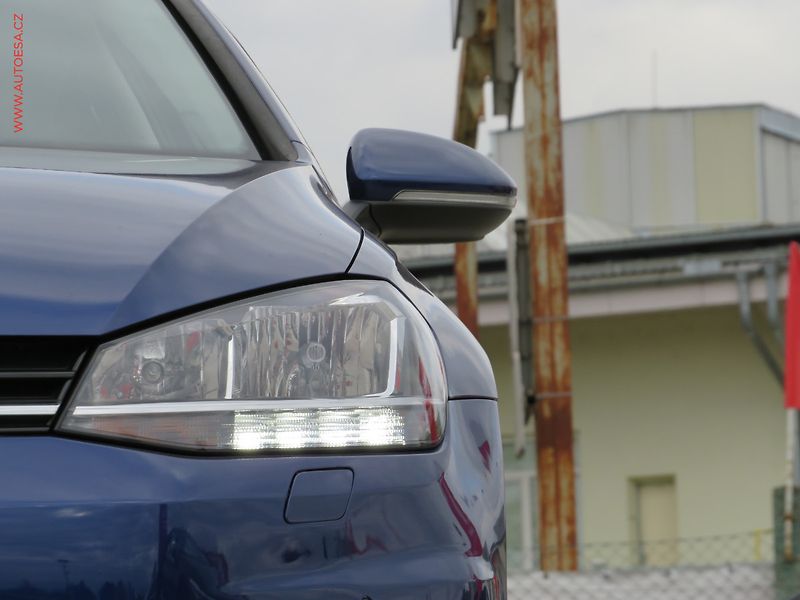 Volkswagen Golf (2018) 2.0TDi, Navi, park.čidla - fotka 29 z 31