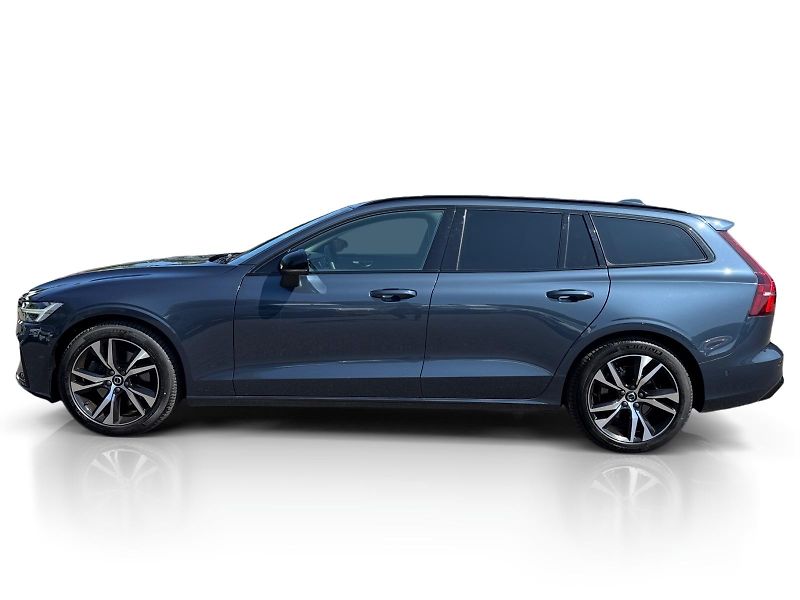 Volvo V60 B4 FWD PLUS DARK // 1. Maj. - fotka 2 z 46