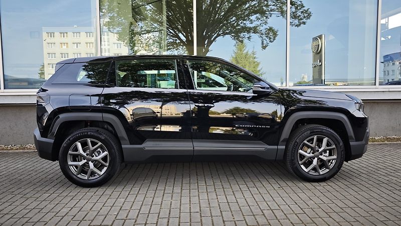 Jeep Compass (2026) Altitude hybrid 145PS automat  - fotka 5 z 42