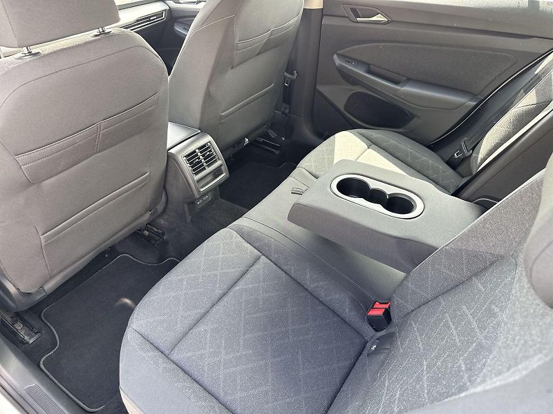 Volkswagen Golf (2022) 2.0 TDI Variant Life - fotka 7 z 30
