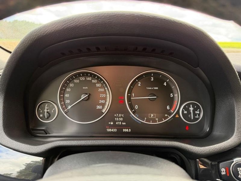 BMW X3 xDrive 20D M-Paket - fotka 21 z 37