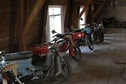 Kouzelný mlýn v Hradčanech otevírá muzejní expozici zapomenutých a ztracených motocyklů a strojů.