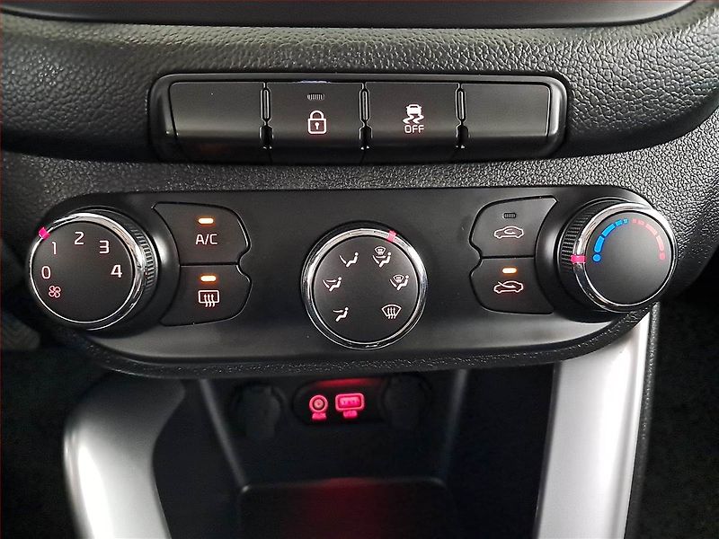 Kia Ceed (2017) 1.4 CVVT, Tempomat - fotka 14 z 17