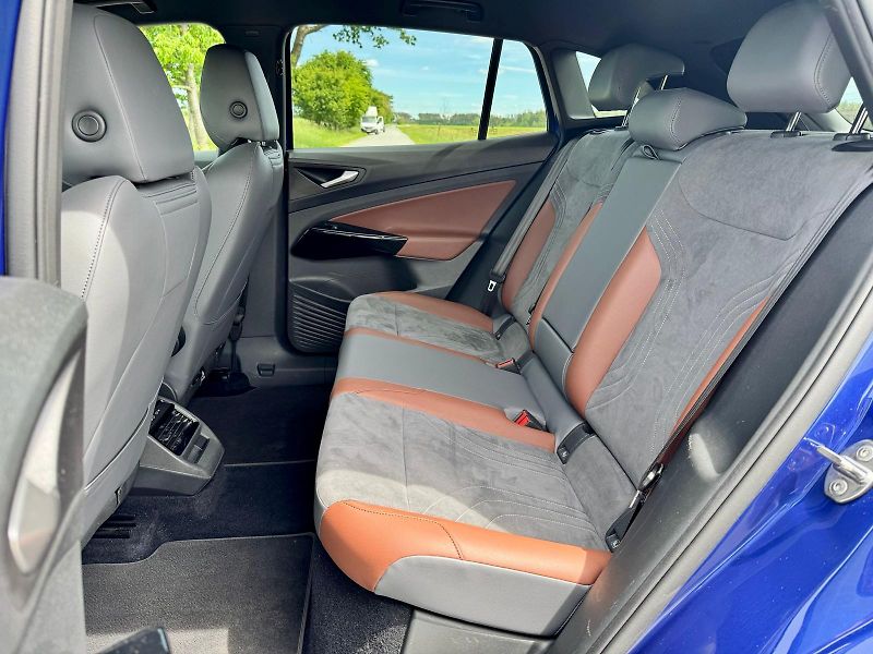 Volkswagen ID.4 (2020) 82kWh, SoH 89%, Tažné zařízení - fotka 12 z 16