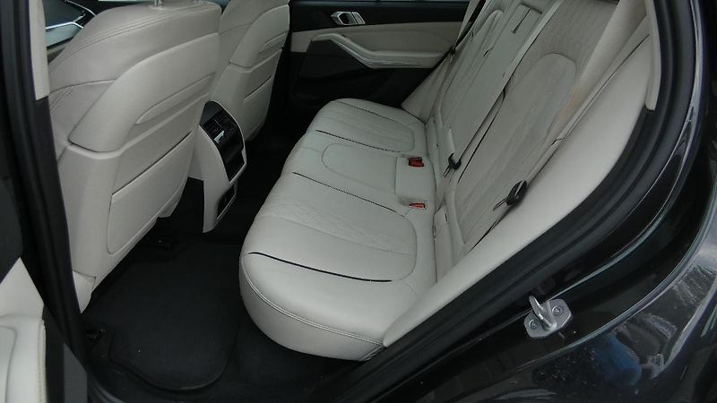 BMW X5 xDrive 45e - fotka 18 z 24