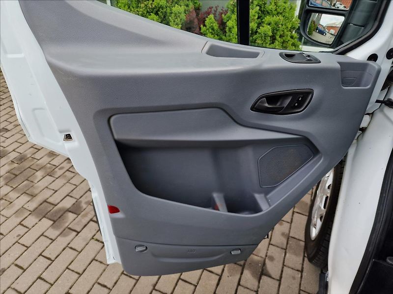 Ford Transit 2.0TDCi 96kw L2, 9-míst, ČR - fotka 31 z 39