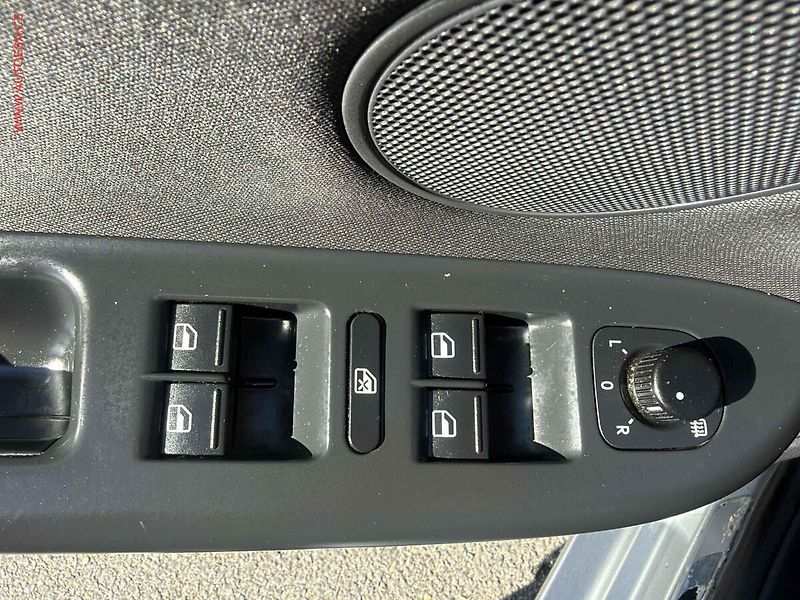 Volkswagen Golf Plus (2012) 1.4TSi, AC, výhřev sed - fotka 11 z 18