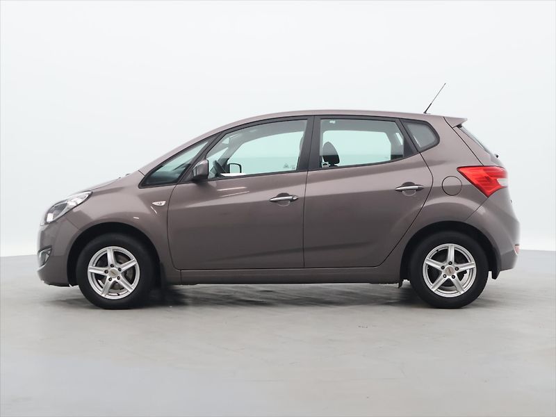 Hyundai ix20 1,4 CVVTi 66kW Klimatizace CZ - fotka 4 z 29
