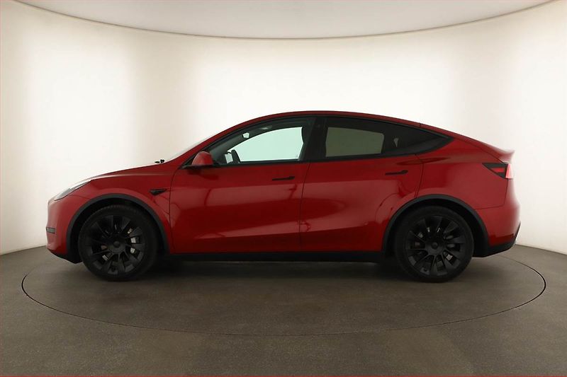 Tesla Model Y (2022) RWD LFP 60kWh, SoH 95% - fotka 3 z 19