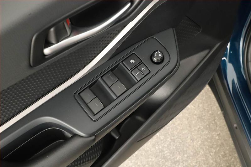 Toyota C-HR (2023) Comfort 1.8 Hybrid, COMFORT - fotka 14 z 14