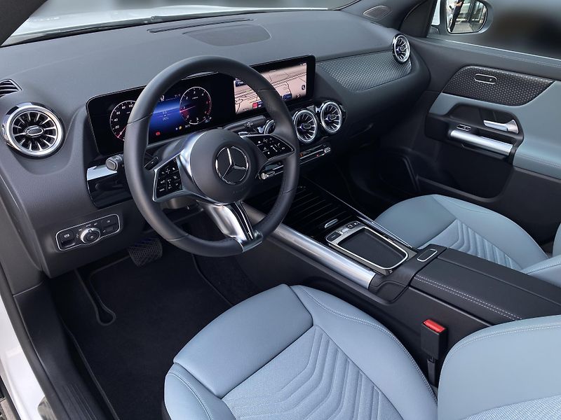 Mercedes-Benz GLA 180 d Progressive - fotka 9 z 28