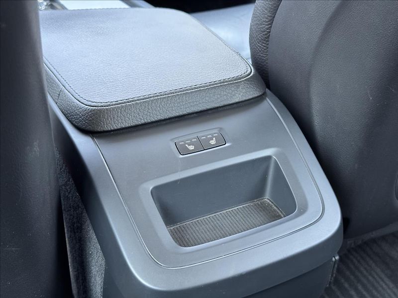 Volvo XC90 2,0 D5 AWD Momentum AT ČR - fotka 29 z 37