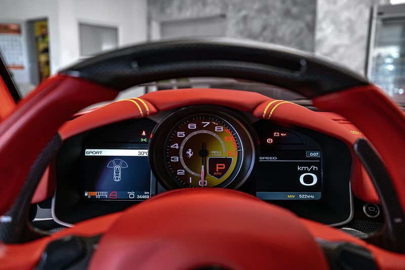 Ferrari F12 Berlinetta ZÁRUKA/KARBON/LIFT/KAMERA - fotka 25 z 25