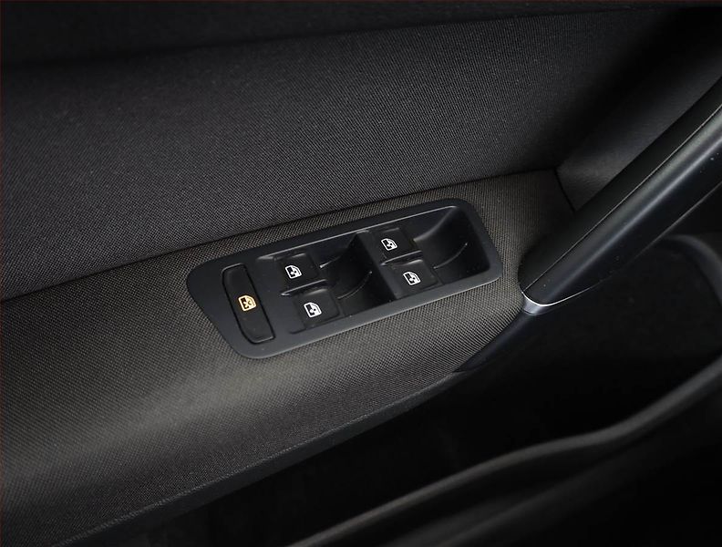 Volkswagen Golf Sportsvan (2019) 1.5 TSI, ČR,1.maj, Tempomat - fotka 16 z 18