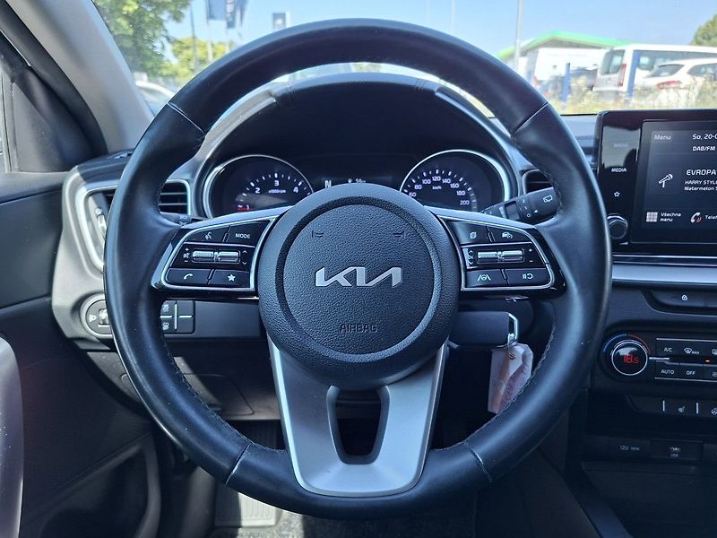 Kia Ceed 1,6 CRDI 136K M6 1.MAJ! - fotka 17 z 23
