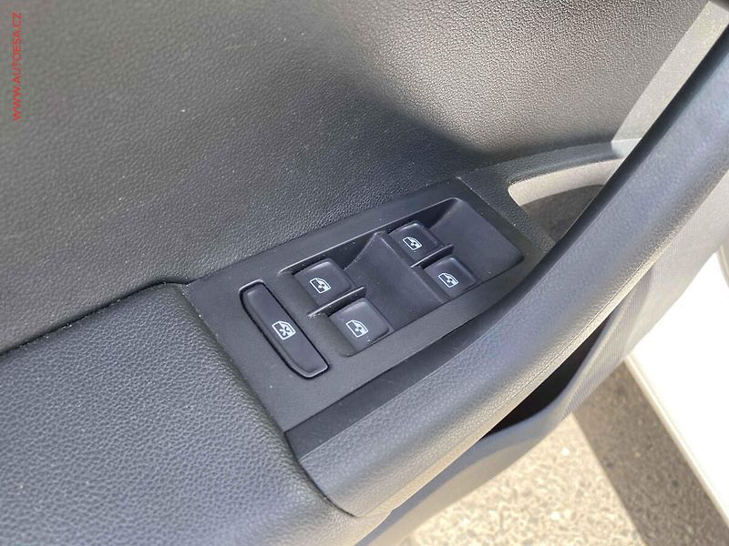 Škoda Octavia (2018) 1.6 TDi, ČR, servis.kniha - fotka 13 z 17