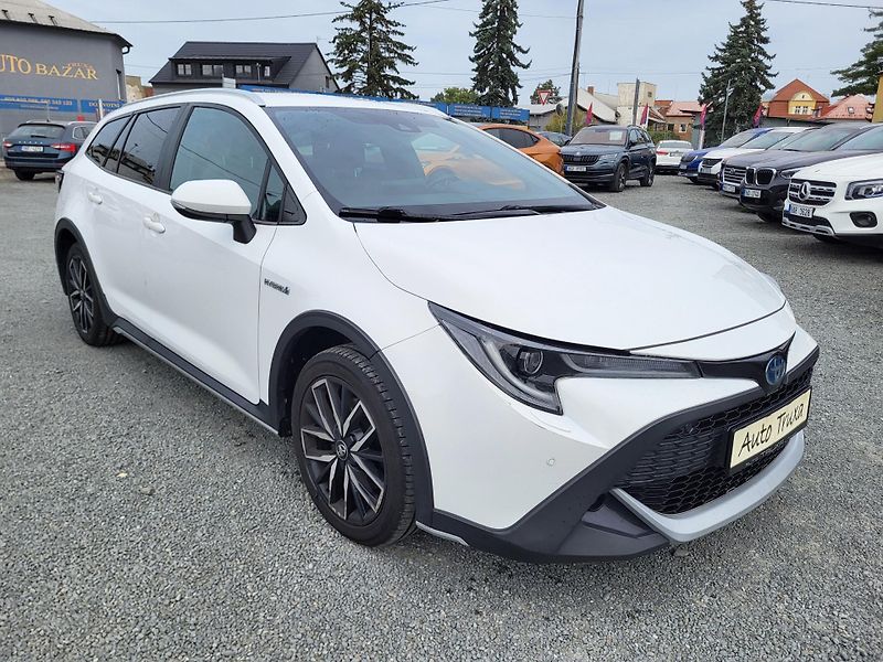 Toyota Corolla 2.0 Hybrid e-CVT 112kW Trek - fotka 6 z 46