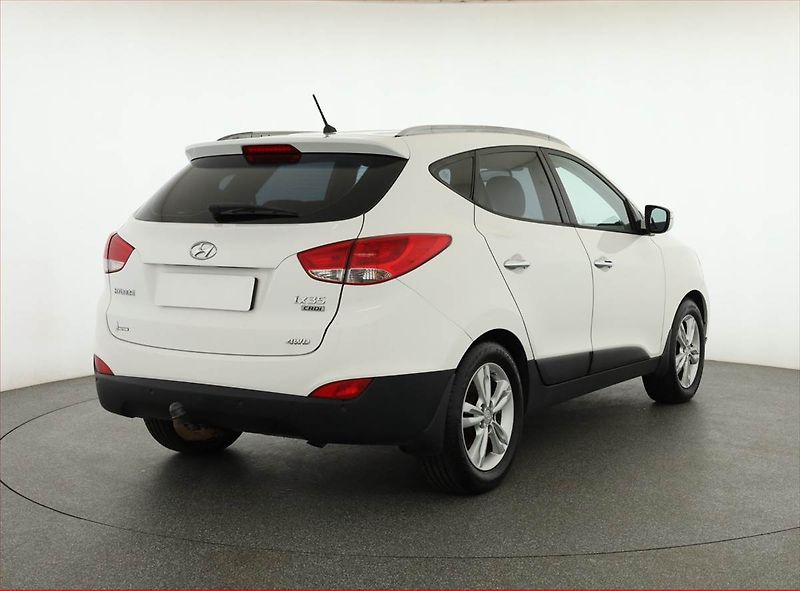 Hyundai ix35 (2012) 2.0 CRDi, 4X4, Tempomat - fotka 5 z 16