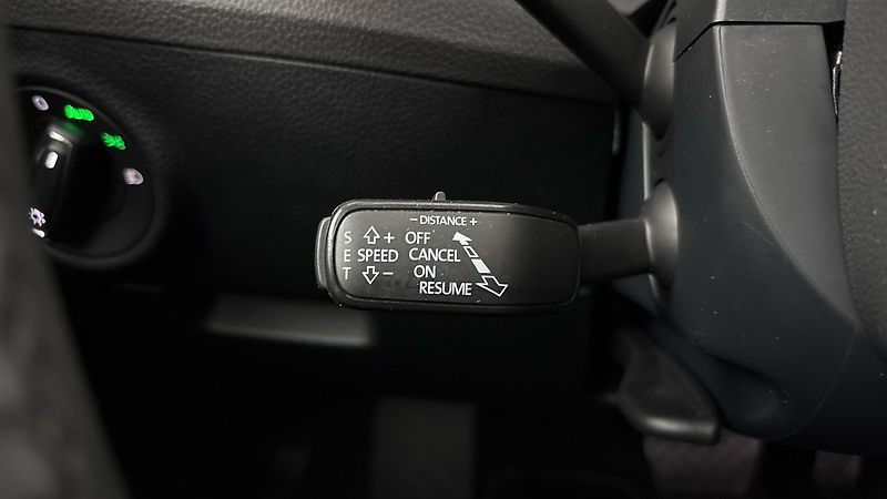 Škoda Superb 2.0 TDI DSG Style Combi - fotka 14 z 30