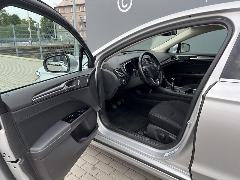 Ford Mondeo (2019) 2.0TDCi*110KW*Kamera - fotka 9 z 39