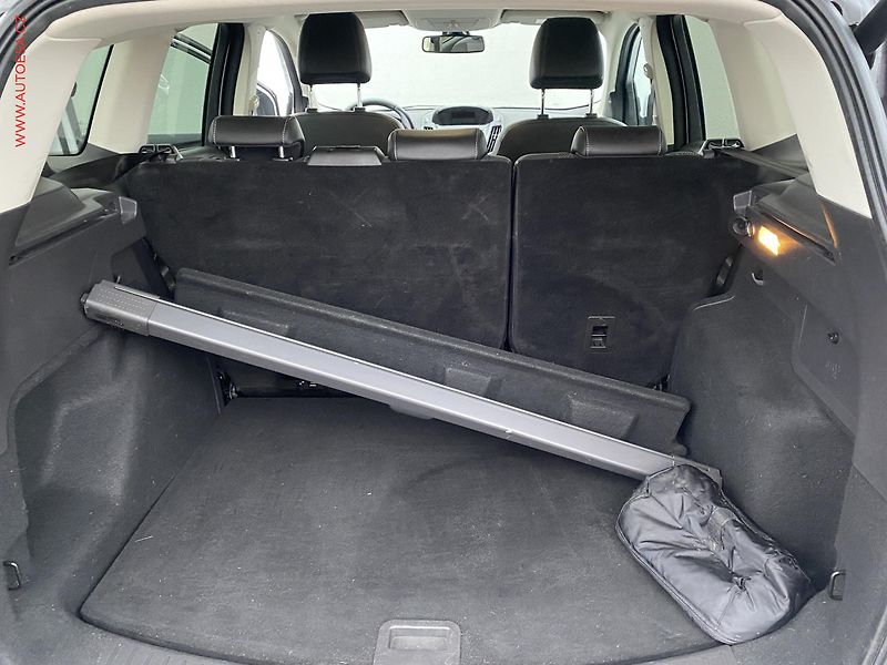 Ford Kuga (2015) 2.0 TDCi 4X4, Individual - fotka 7 z 17