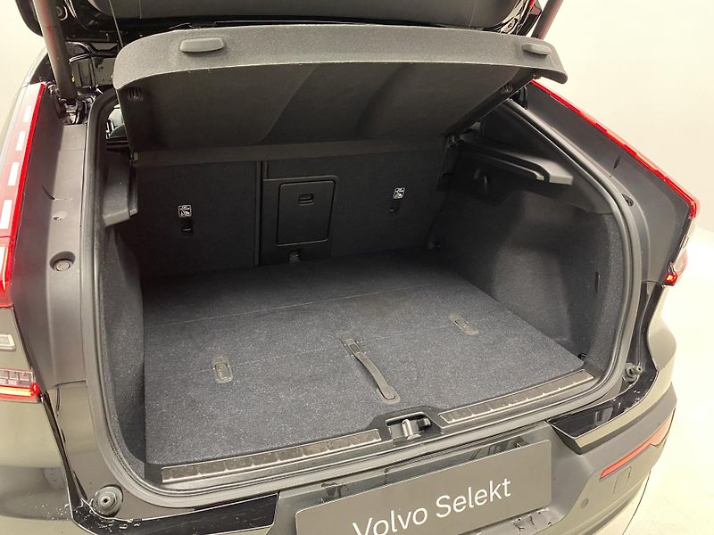 Volvo C40 PURE ELECTRIC RECHARGE PLUS - fotka 6 z 57