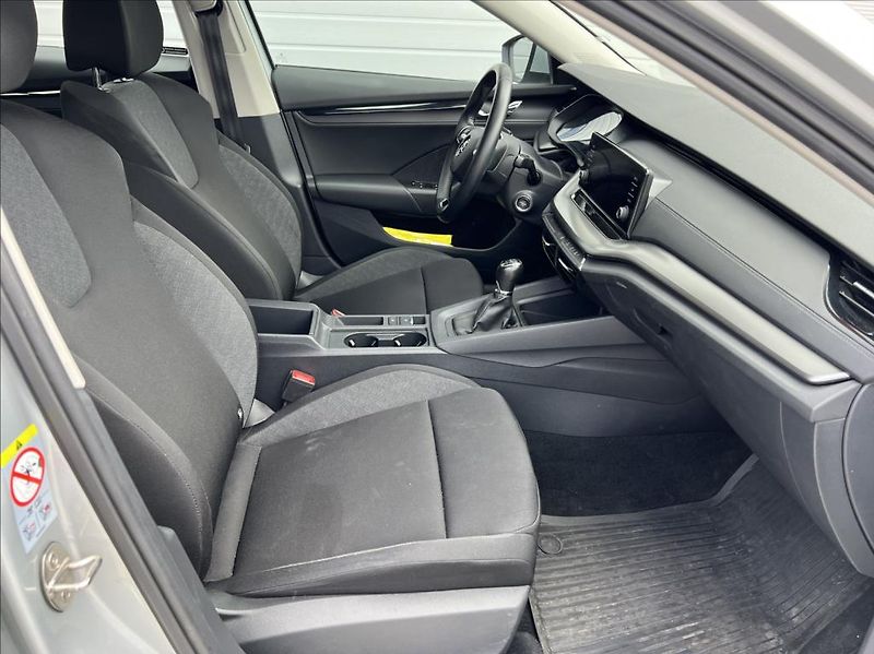 Škoda Octavia 2,0 TDI 85kW Active Combi - fotka 22 z 23
