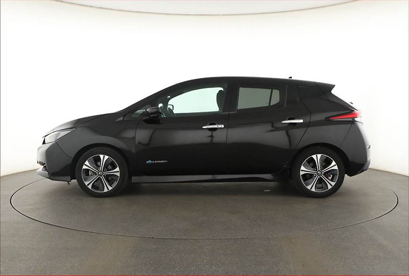 Nissan Leaf (2018) 40 kWh, SoH 81%, Automat - fotka 3 z 18