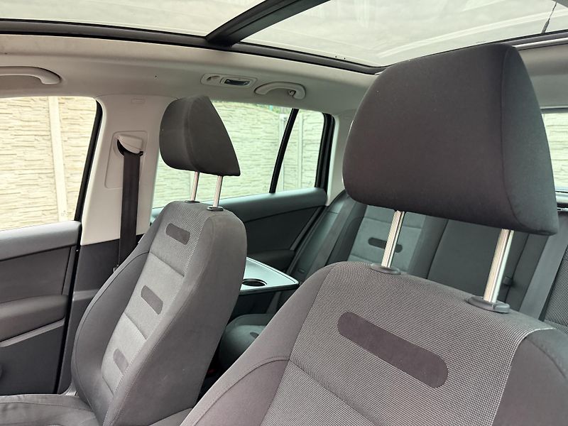 Volkswagen Tiguan 140PS 4x4 DSG PANORAMA - fotka 96 z 158