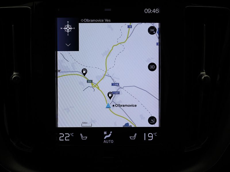 Volvo XC60 2,0 145 kW D4 AWD Momentum - fotka 19 z 31