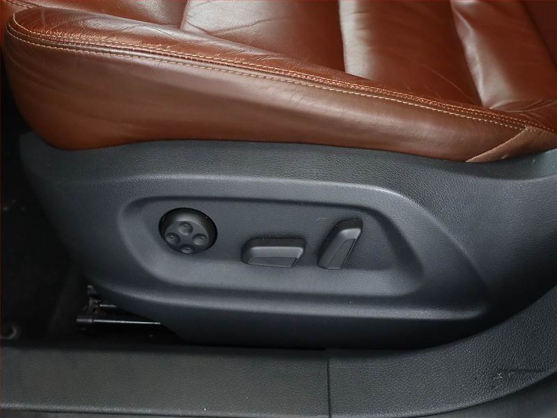 Volkswagen Tiguan (2009) 2.0 TDI, 4X4, Automat - fotka 17 z 18