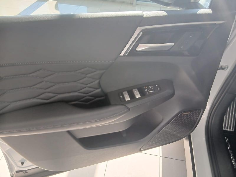 Mitsubishi Outlander (2026) 2.4 PHEV Instyle | 8 let zár. - fotka 5 z 7