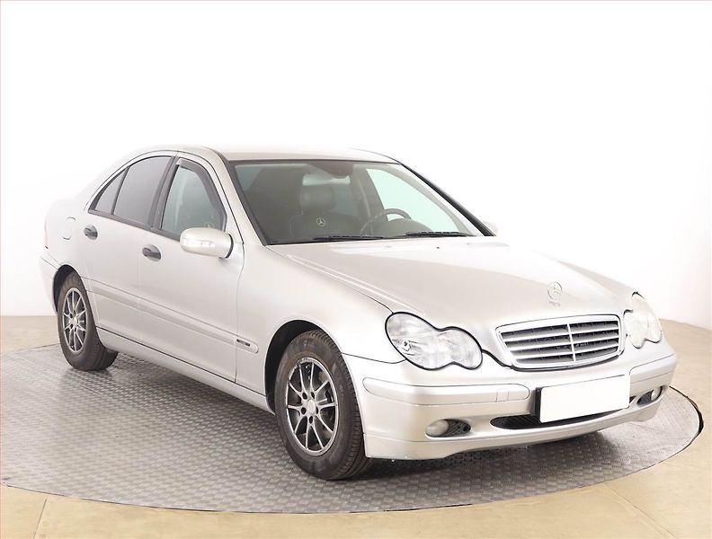 Mercedes-Benz Třídy C (2003) C 200 CDI , po STK, rezervace - fotografie inzerátu
