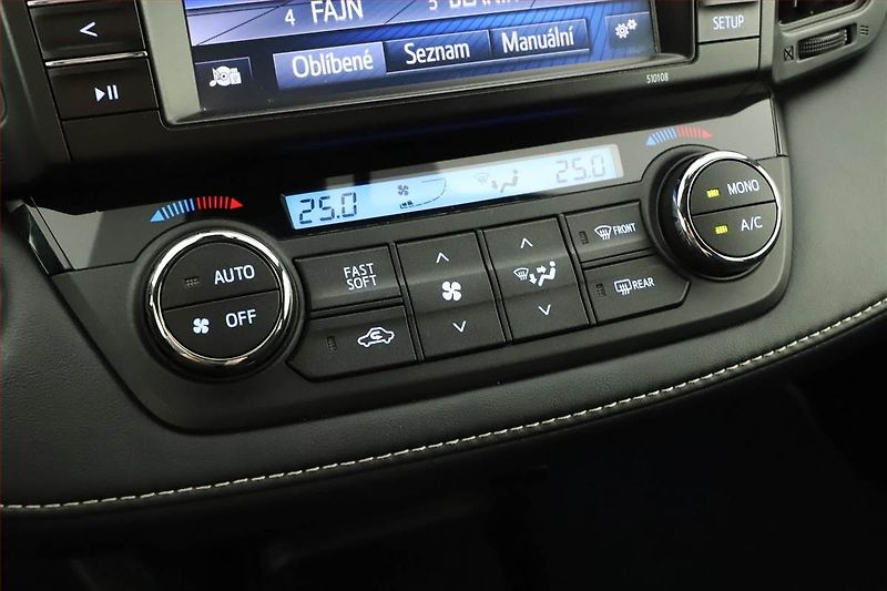 Toyota RAV4 (2018) 2.5 Hybrid, 4X4, Automat, ČR - fotka 15 z 19