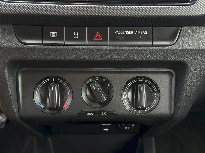 Škoda Fabia (2021) 1.0 TSI 70 kW Ambition - fotka 13 z 21