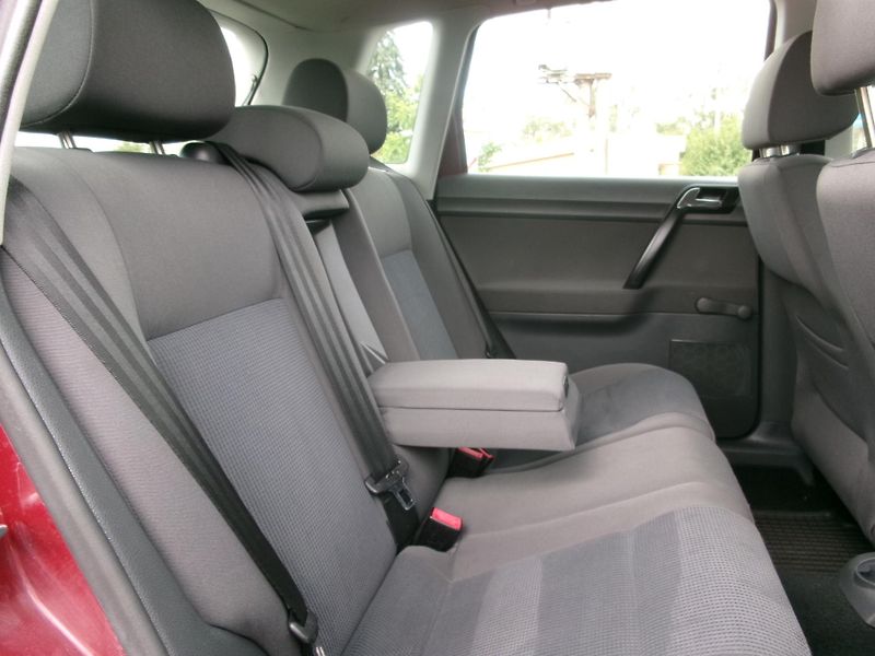 Volkswagen Polo (2006) 1,4 16V COMFORT AC ISOFIX - fotka 13 z 26