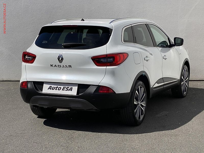 Renault Kadjar (2016) 1.2 TCe, BOSE, AT, LED, panor - fotka 4 z 18