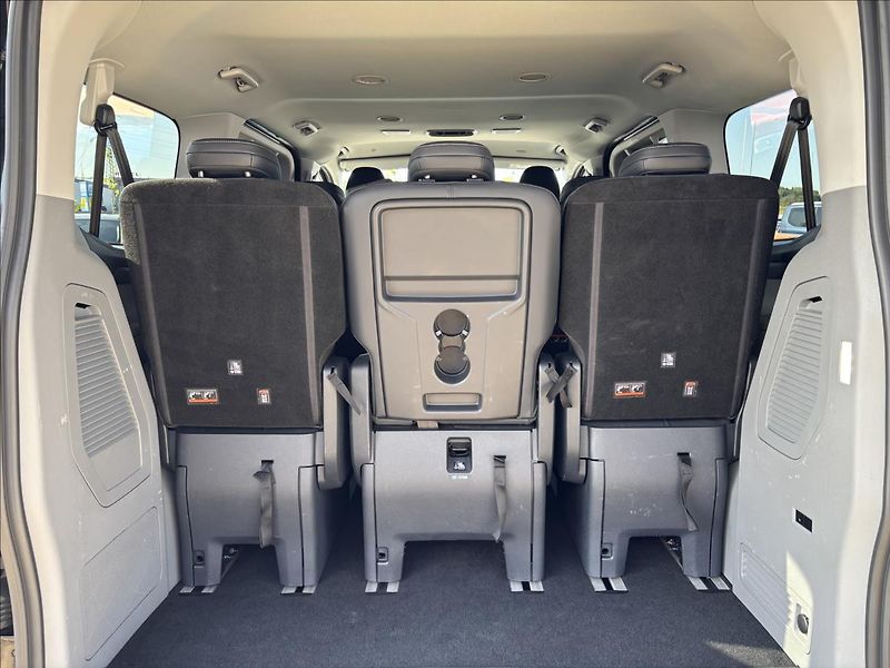 Ford Tourneo Custom 2,0 125kW Titanium X AWD L1 - fotka 11 z 49