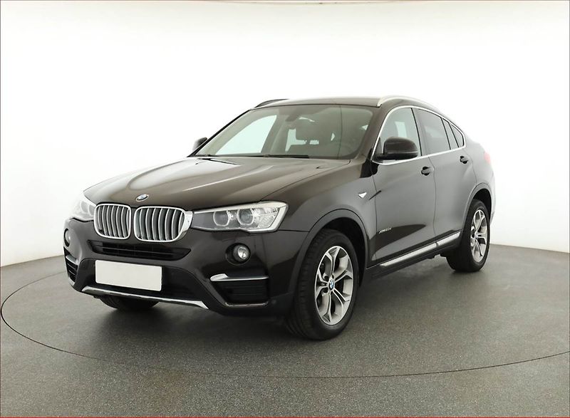BMW X4 (2014) xDrive20d, 4X4, Automat - fotka 2 z 18