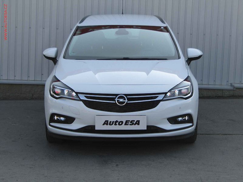 Opel Astra (2018) 1.6CDTi Sports Tourer, ČR - fotka 2 z 20