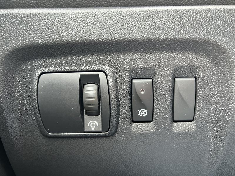 Renault Captur 1.2TCe KOUPENO V ČR 1.MAJ. - fotka 13 z 43