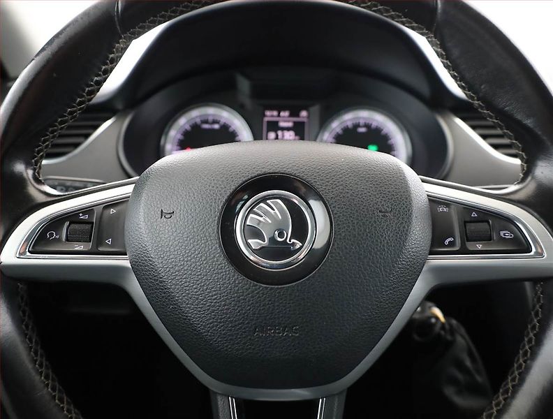 Škoda Octavia (2016) Edition 1.6 TDI, Automat - fotka 8 z 19