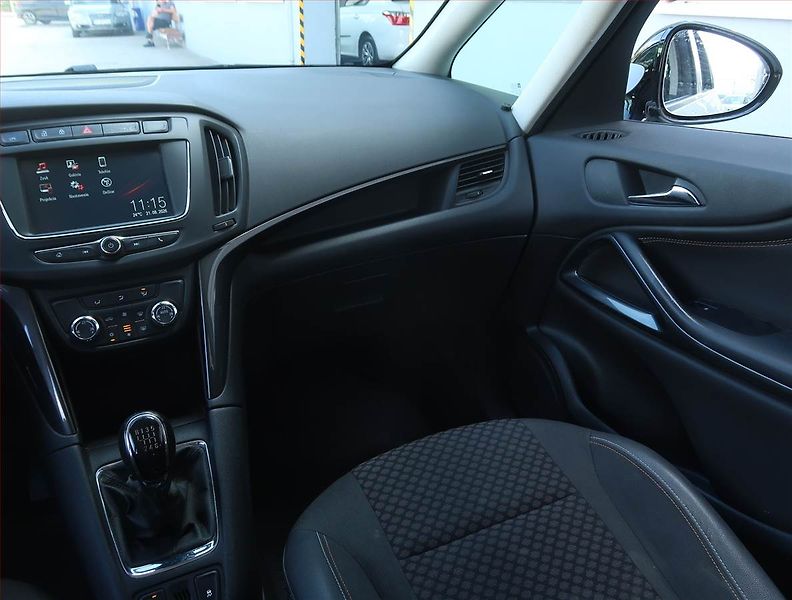 Opel Zafira (2017) 1.4 Turbo, LPG, 7 míst - fotka 8 z 20