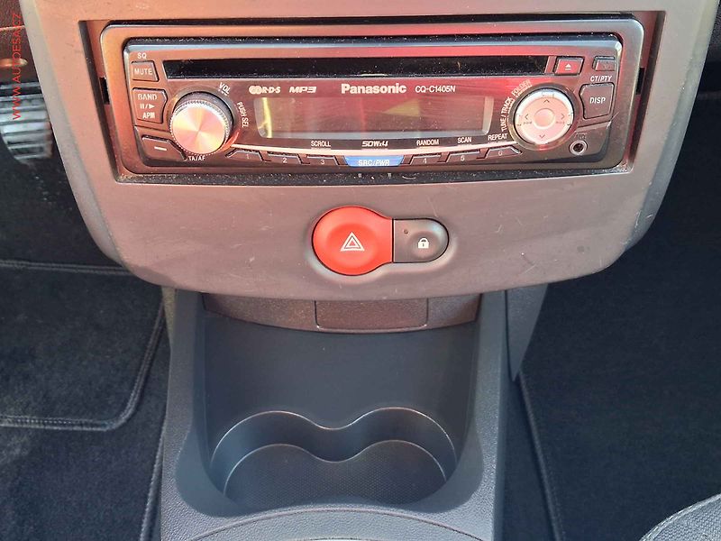 Renault Clio (2011) 1.2i - fotka 12 z 14
