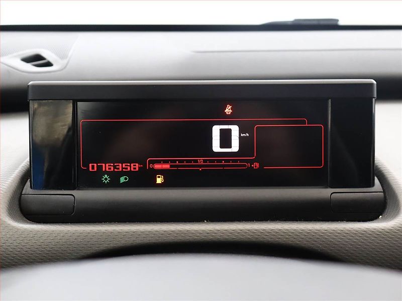 Citroën C4 Cactus (2016) 1.2 PureTech, Navi, Tempomat - fotka 8 z 12