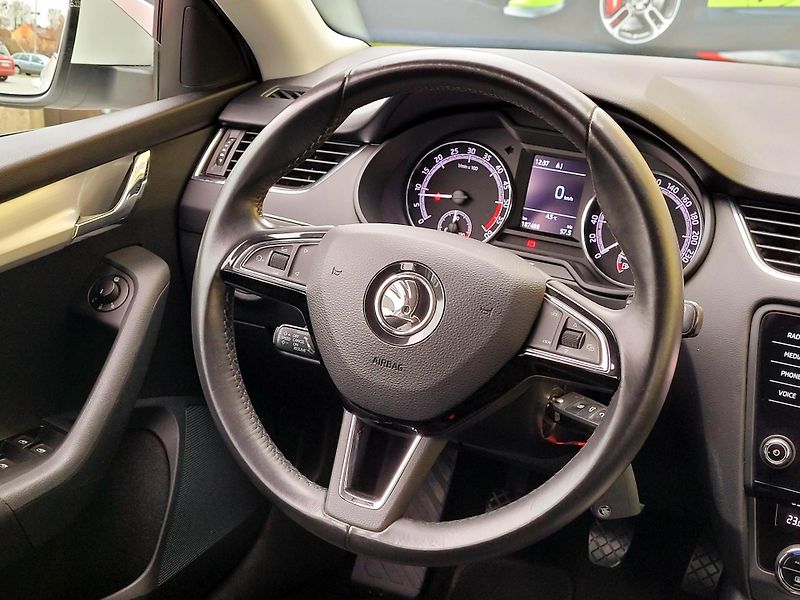 Škoda Octavia 1,6TDi SERV.KNÍŽKA,CEBIA 4x4 - fotka 30 z 46