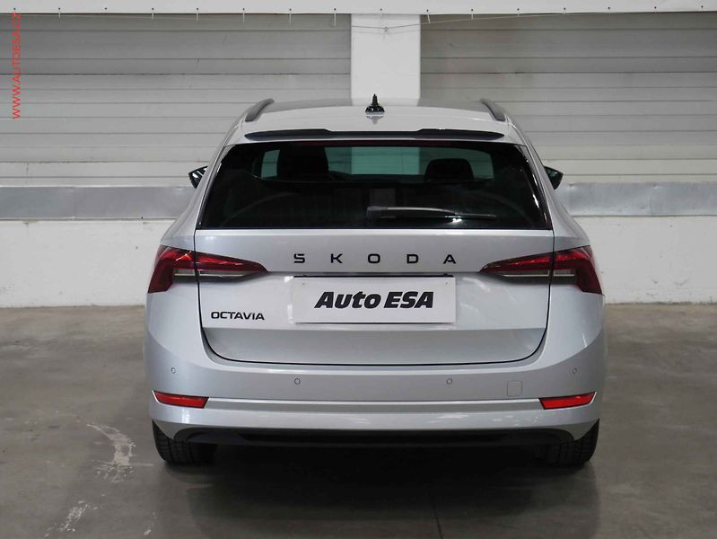 Škoda Octavia (2021) 2.0TDi, 2.maj,ČR, Ambition - fotka 5 z 21