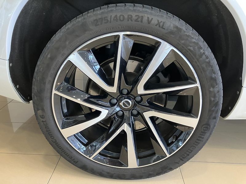 Volvo XC90 B5 AWD Ice Line Plus Dark AT8 - fotka 5 z 50